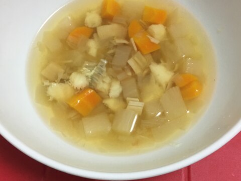 親知らず抜歯ご飯(*´-`) お野菜とタラのスープ